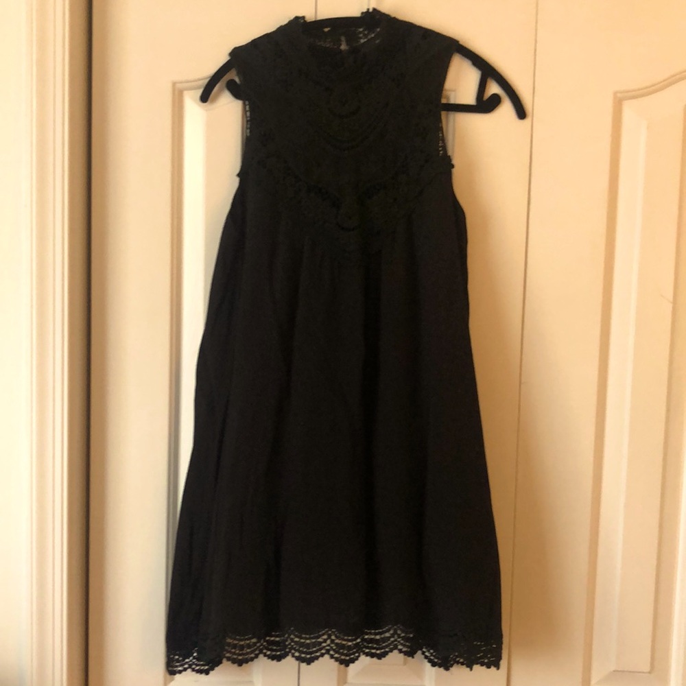 Olivaceous black dress